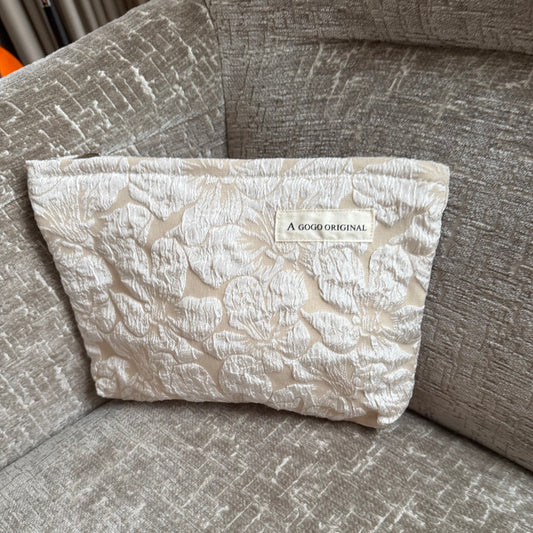 Golden Petal – Champagne Jacquard Make-up tas