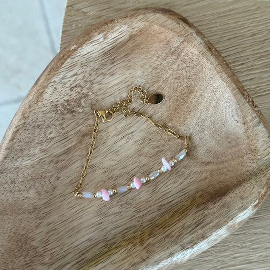 Gouden Armband met Roze Kralen – Verstelbaar